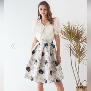 Chicwish Black and Golden Rose Embossed Jacquard Pleated Skirt. Xxl 17” flat